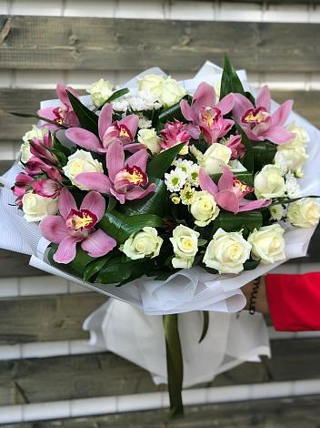 Букет цветов из: Розы и Хризантемы в Болотном