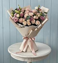 Букет цветов из:  Розы и Лизиантусы в Болотном