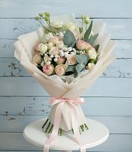 Букет цветов из:  Розы и Лизиантусы в Болотном