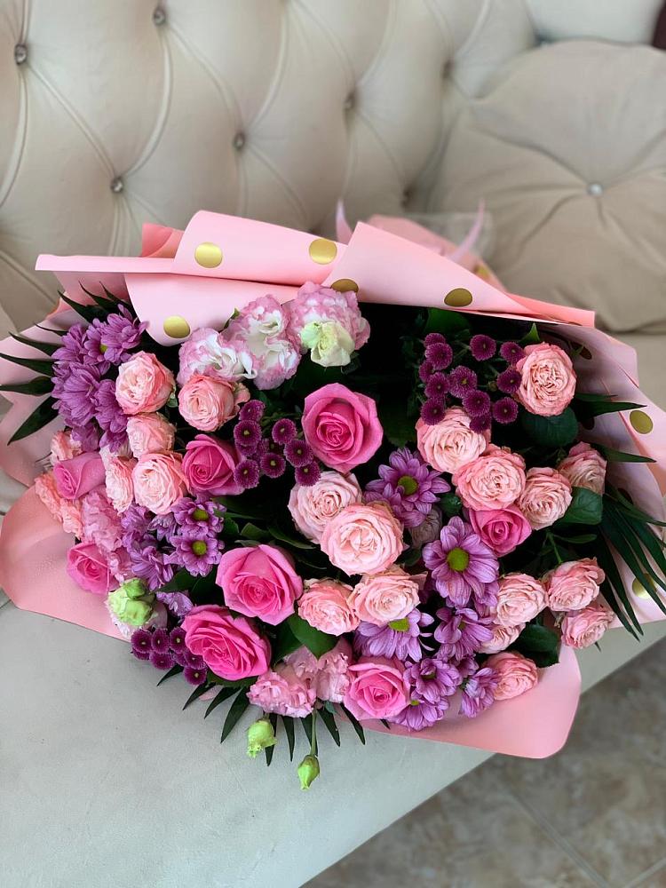 Букет цветов из: Хризантемы, Розы и Лизиантусы в Болотном