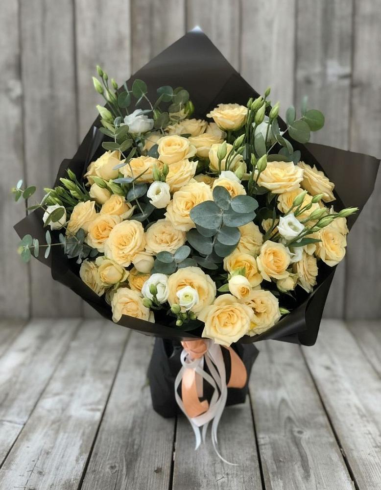 Букет цветов из: Розы и Лизиантусы в Болотном