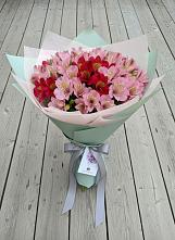 Букет цветов из:  Альстромерии #REPLACE_PRED# Болотном