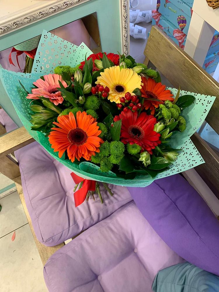 Букет цветов из: Герберы, Хризантемы и Альстромерии в Болотном