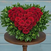 Цветочная композиция из Розы в виде сердца в Болотном