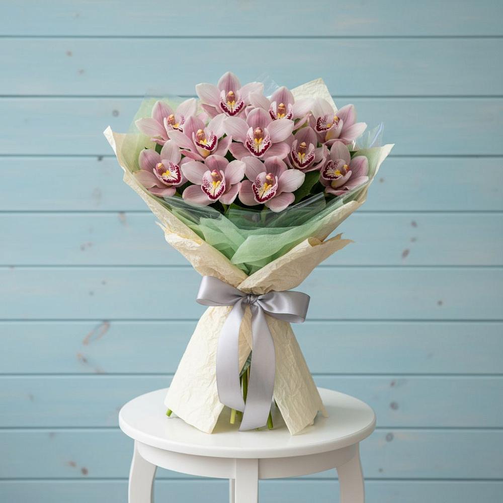 Букет цветов из: Орхидеи и Розы в Болотном