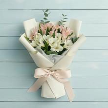 Букет цветов из:  Альстромерии #REPLACE_PRED# Болотном