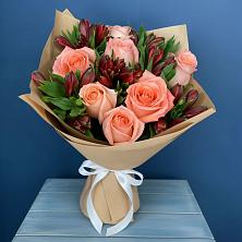 Букет цветов из:  Розы и Альстромерии в Болотном