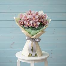 Букет цветов из:  Орхидеи и Розы в Болотном