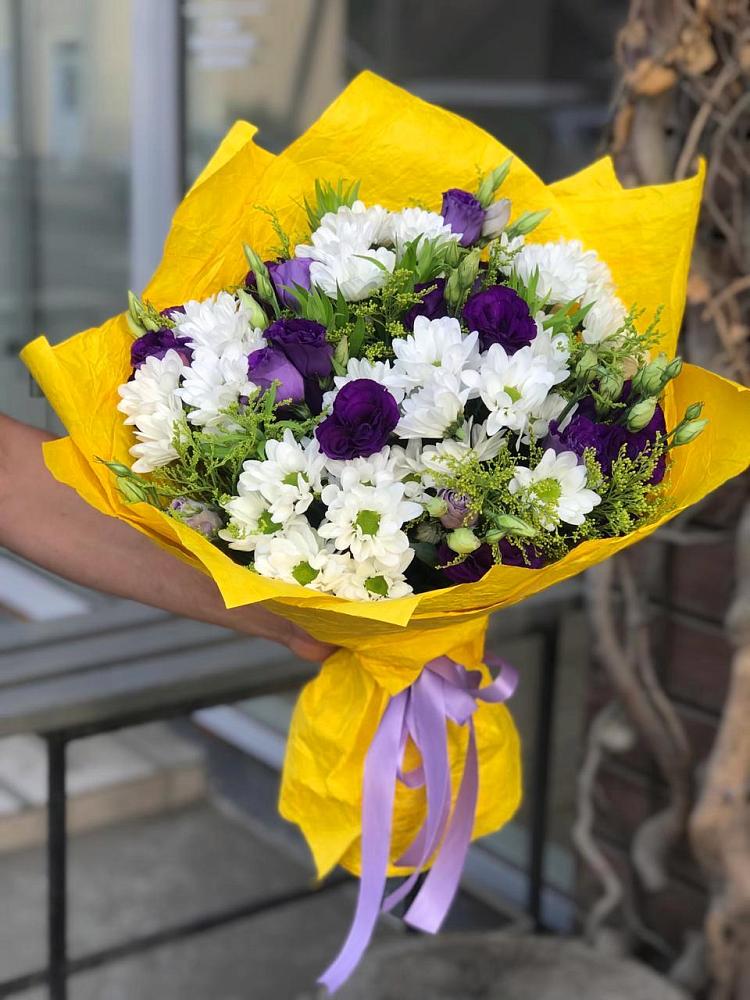 Букет цветов из: Ирисы, Хризантемы и Ромашки в Болотном