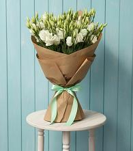 Букет цветов из:  Лизиантусы в Болотном