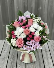 Букет цветов из:  Альстромерии, Гвоздики, Розы и Хризантемы в Болотном