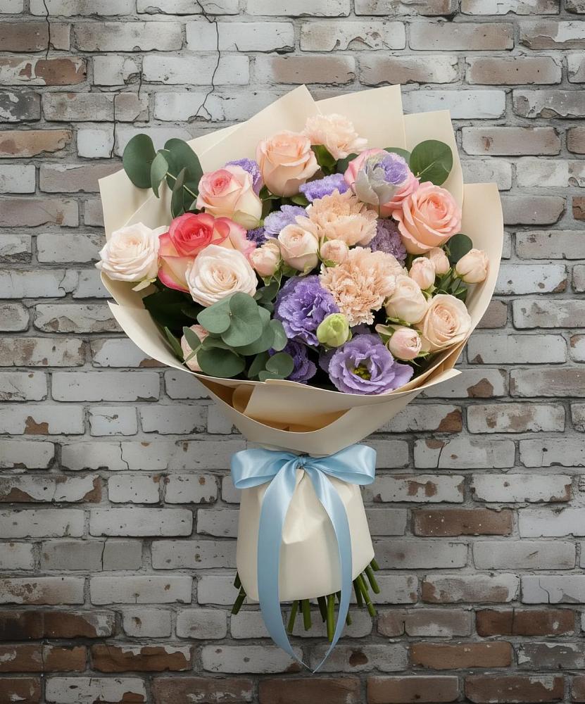 Букет цветов из: Розы, Лизиантусы и Гвоздики в Болотном