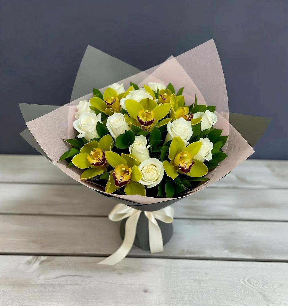 Букет цветов из: Орхидеи и Розы в Болотном