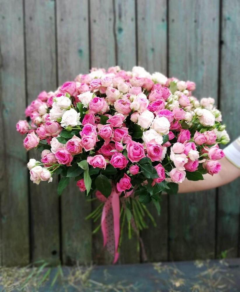 Букет Розовые кустовые розы Натали и Лав Лидия в Болотном