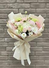 Букет цветов из:  Гвоздики, Розы, Лизиантусы и Хризантемы в Болотном
