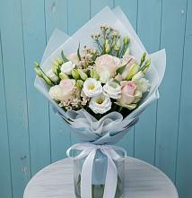 Букет цветов из:  Розы и Лизиантусы в Болотном