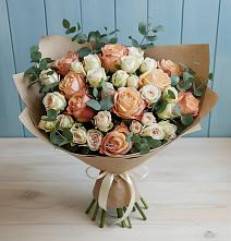Букет цветов из:  Альстромерии и Розы в Болотном