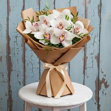 Букет цветов из:  Орхидеи и Розы #REPLACE_PRED# Болотном